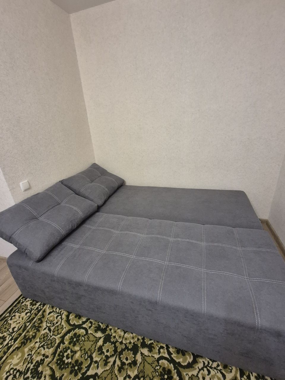 Срочно! Продам диван в отличном состоянии. 
Цена 8600 грн.