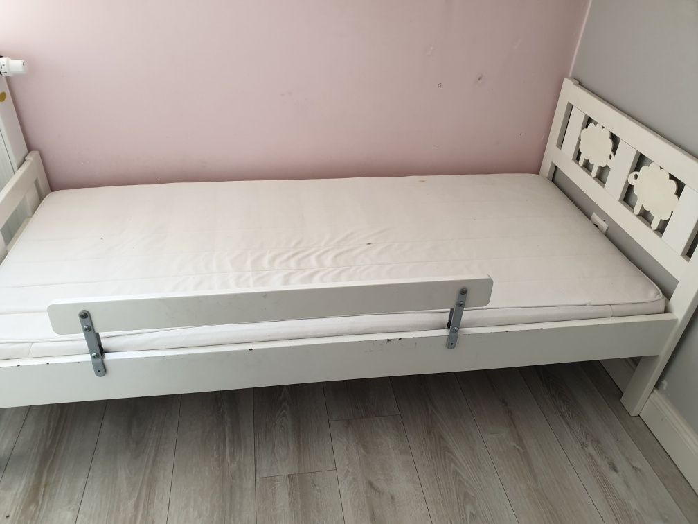 Łóżko łóżeczko do pokoju dziecka z barierką i materacem Ikea 160x70