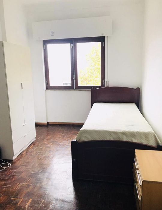 Quarto para solteiros, Baixa de Setúbal (Entrada Imediata)