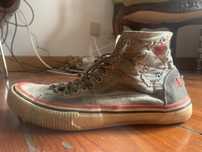 Botas da marca Replay em bom estado