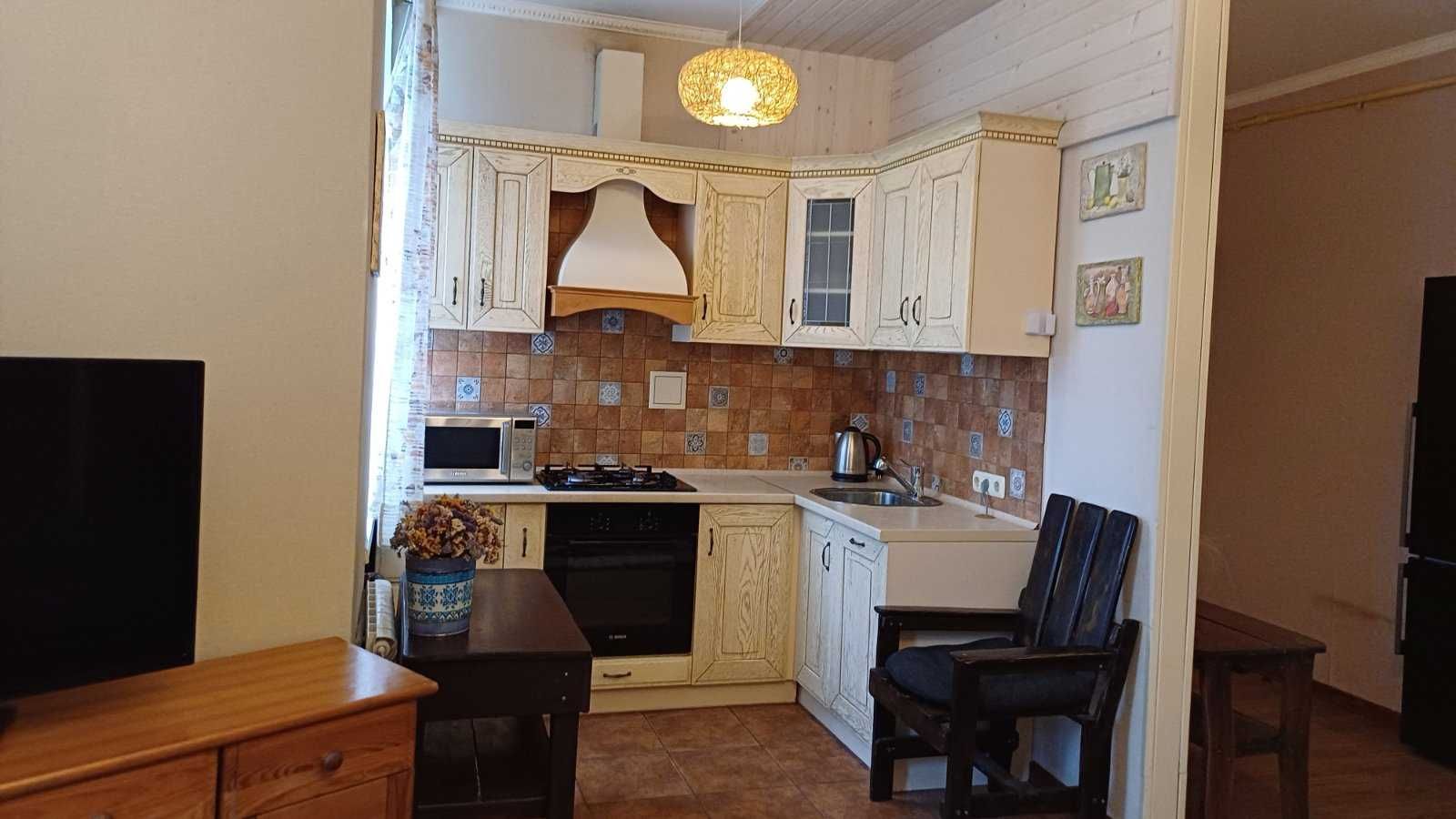 Продам 3к квартиру ст. метро Дарниця вул. Краківська 5. 1-ий поверх