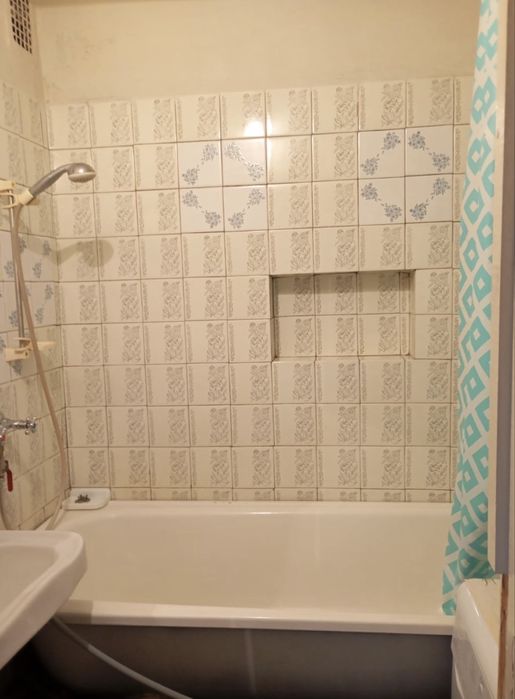 Продається трьокімнатна квартира по вул. В.Великого