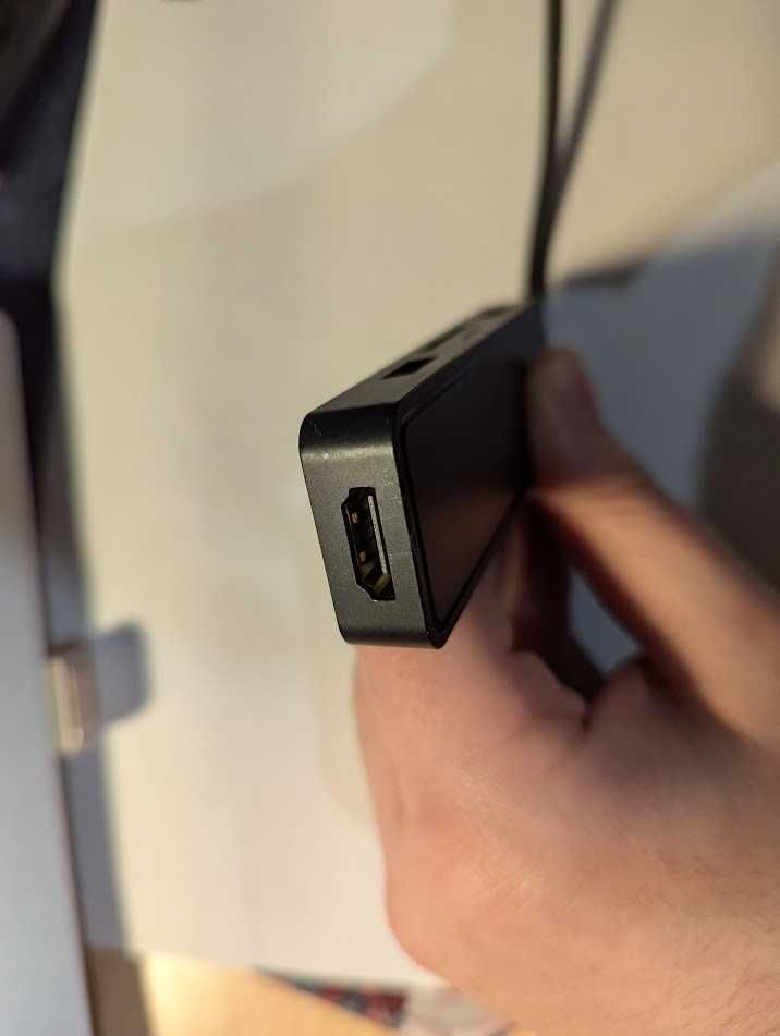 Hub USB C inateck z HDMI i kartami pamięci