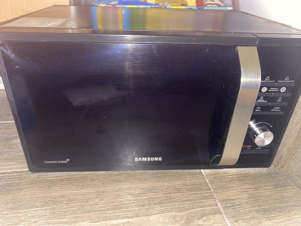 Мікрохвильова піч (НВЧ) Samsung MS23F302TAK