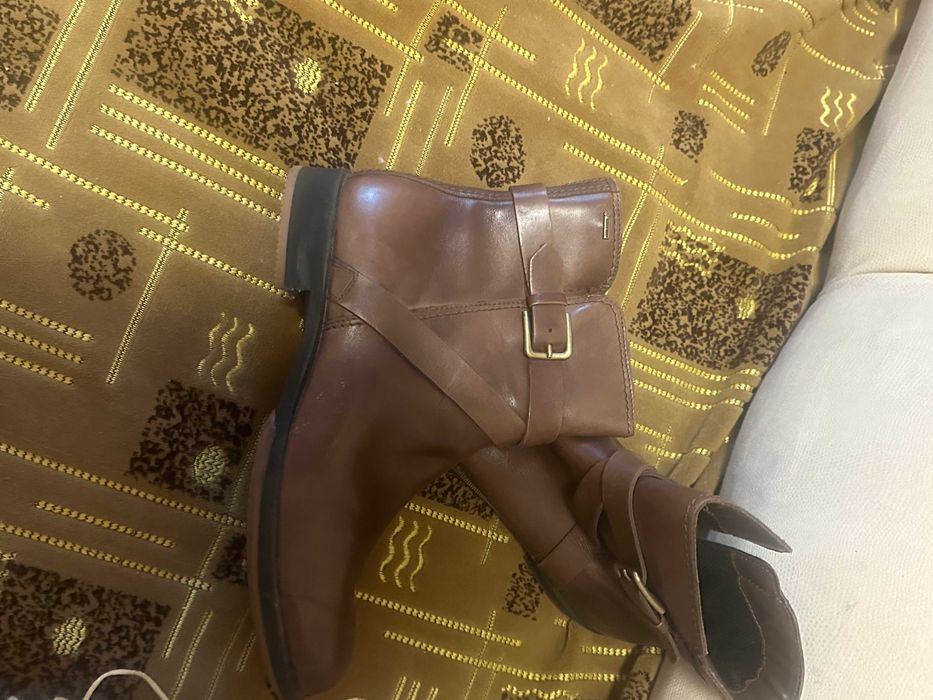 Жіночі шкіряні чобітки