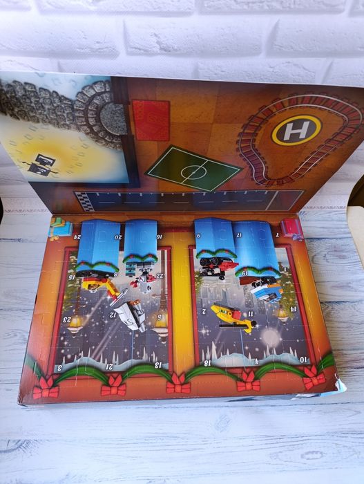 Новорічний адвент календар Lego. Оригінал