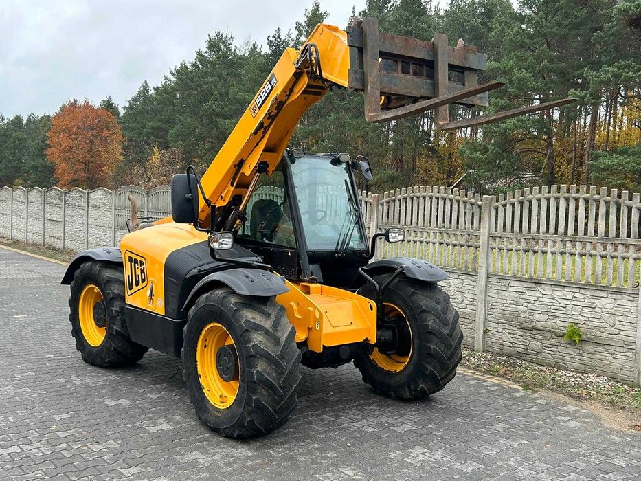 JCB 526-56 Agrii Merlo TF38.7 JCB 536-60 Manitou 634 agrii super