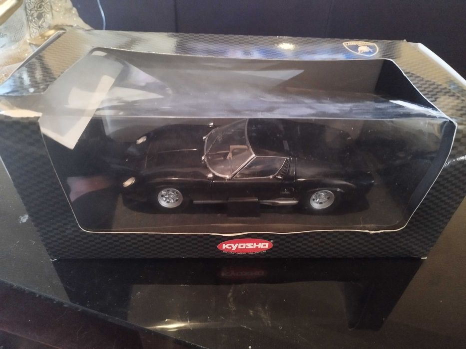 Lamborghini miura edição limitada 1:18