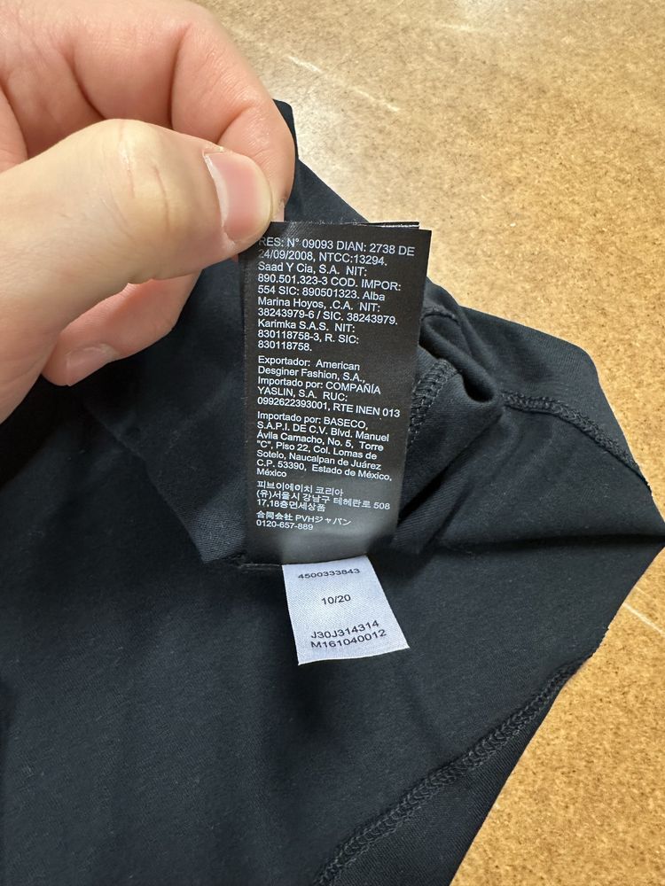 T-Shirt Calvin Klein Preta