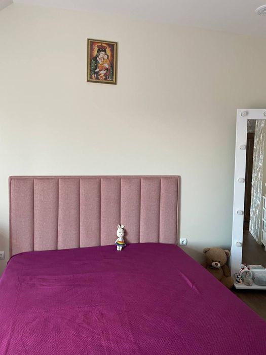 Спинка для ліжка. Мʼка спинка до ліжка