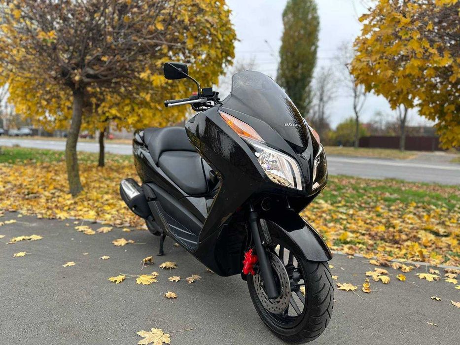 Максі-скутер Honda Forza 250 SI MF12 2013 Пробіг: 27 422 км