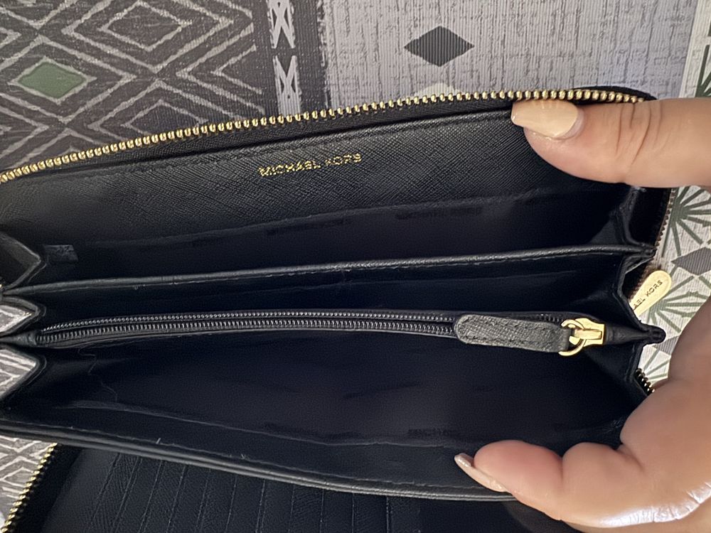 Carteira michael kors usada