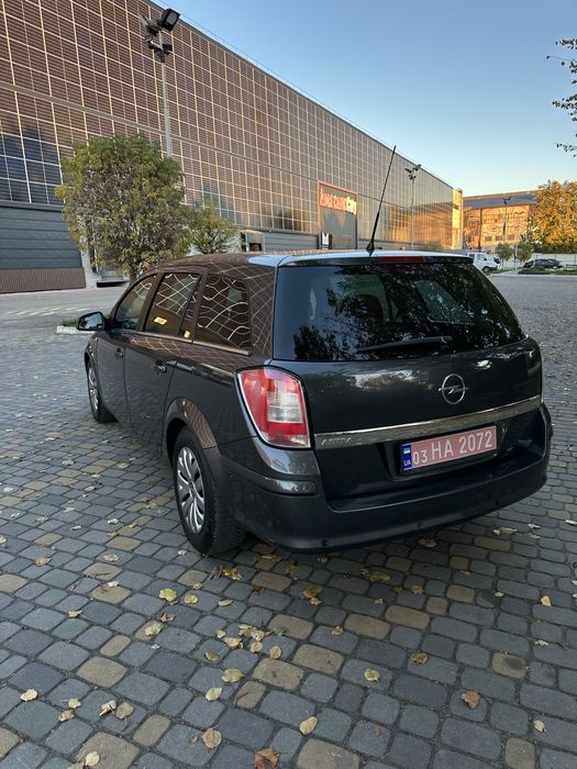 Opel Astra H .