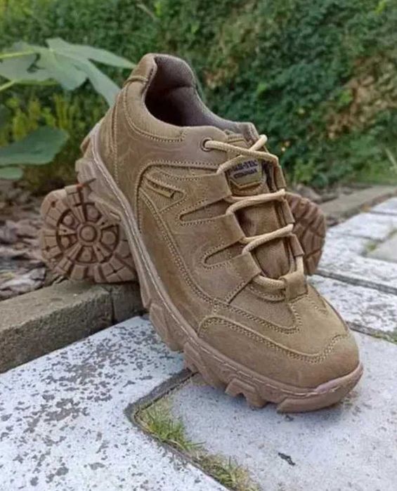 Демисезонные тактические кроссовки военные кожаные армейские кроссовки