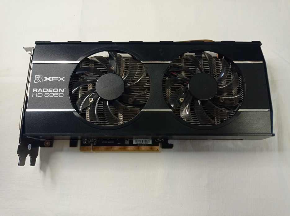 Видеокарта XFX Radeon HD6950 Dual Heatpipe 2GB – на запчасти/ремонт