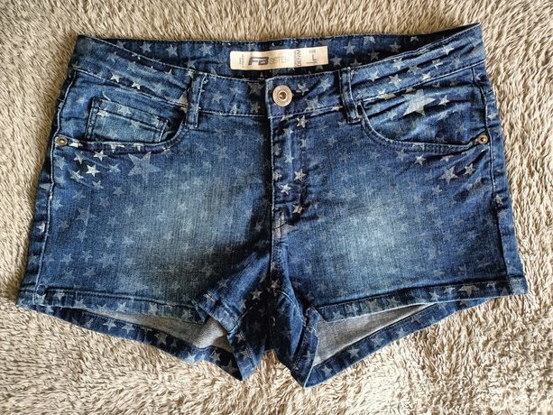 Krótkie spodenki dżinsowe w gwiazdki z niskim stanem, szorty jeansowe