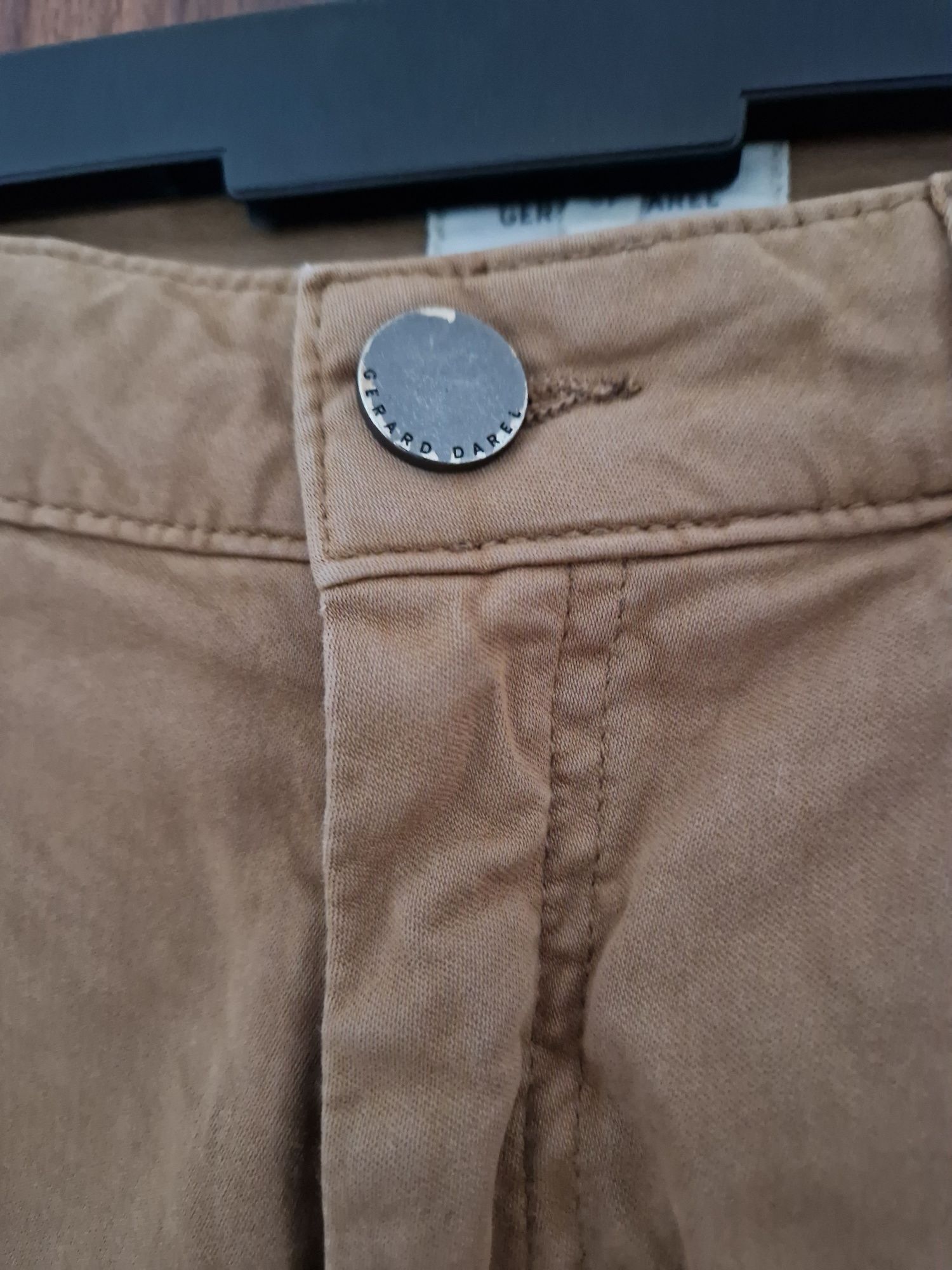 Jasnobrązowe spodnie jeansowe dżinsowe Gerard Darel, r. 170/176
