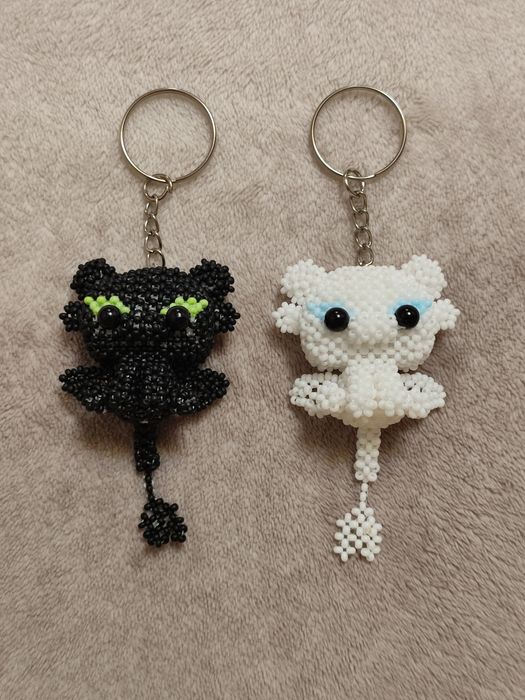 Бісерні фігурки та брелки – ручна робота