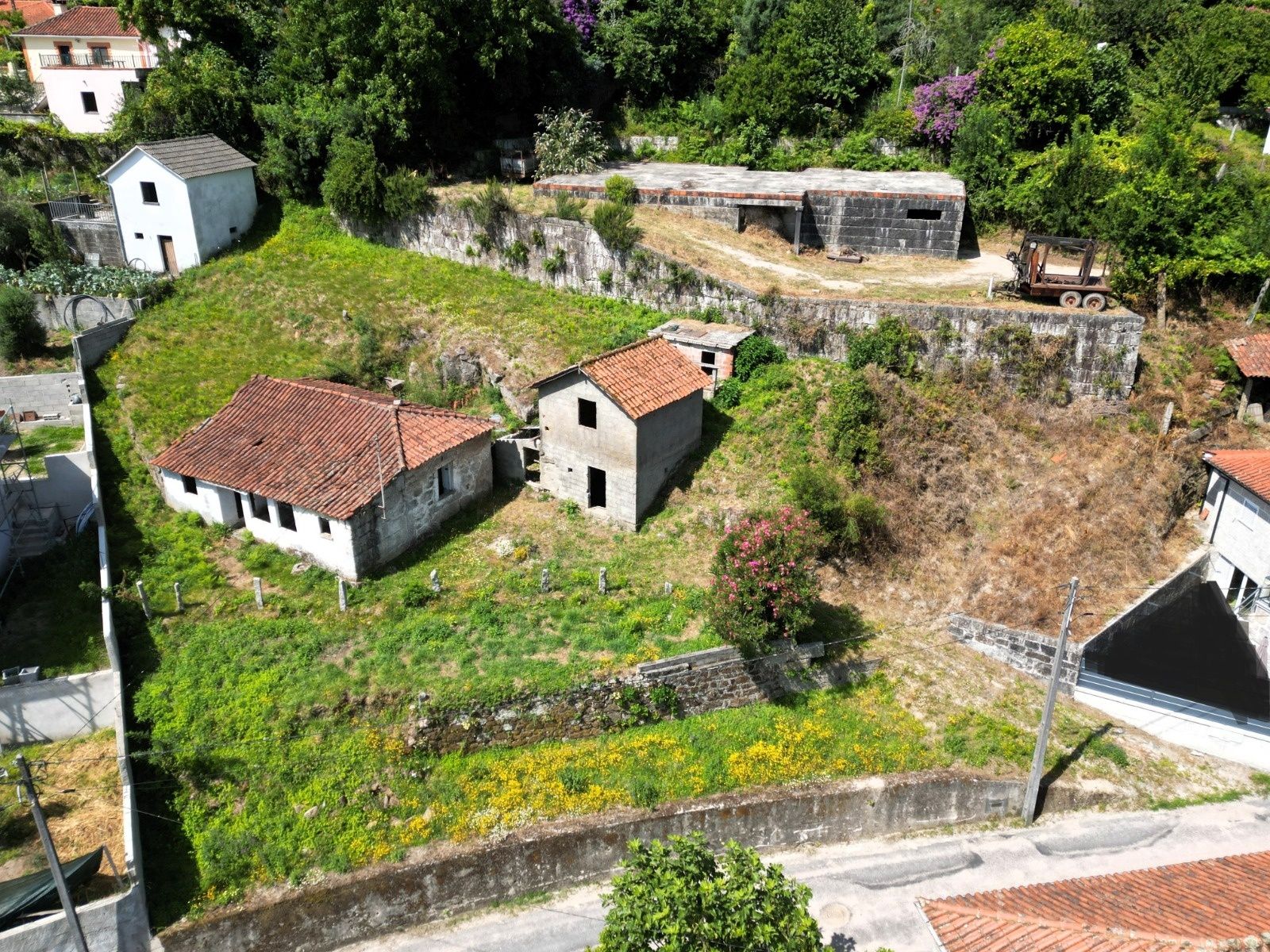 Terreno com casa para reconstruir