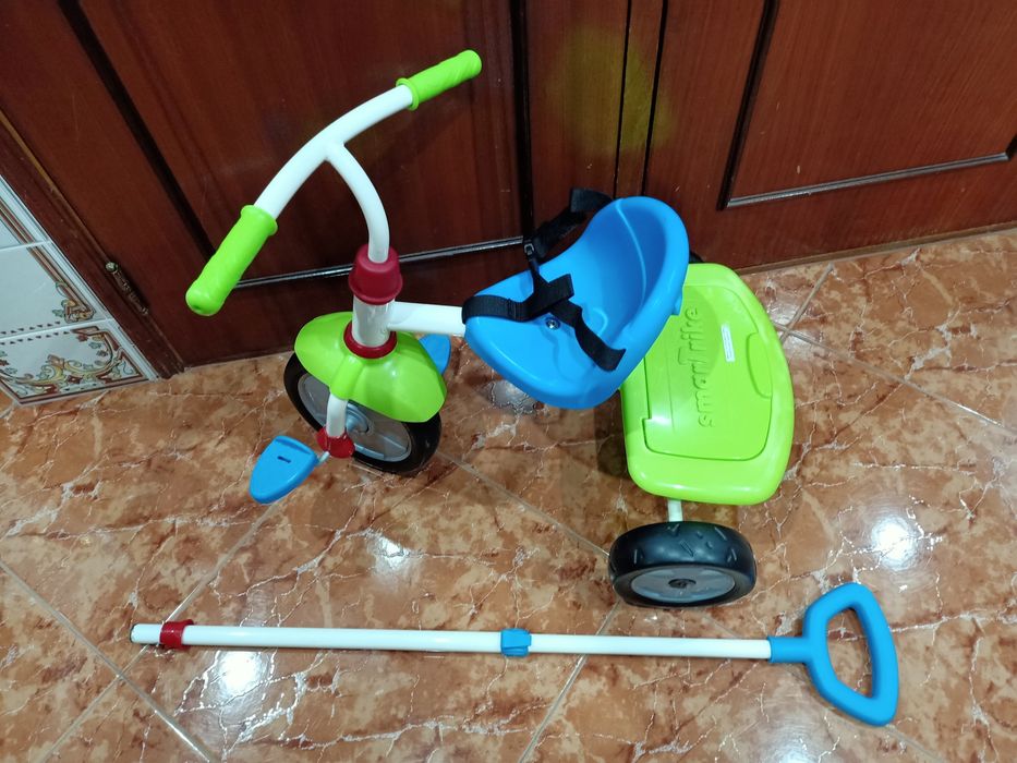 Triciclo para criança bebé bicicleta carro casa quarto apartamento.