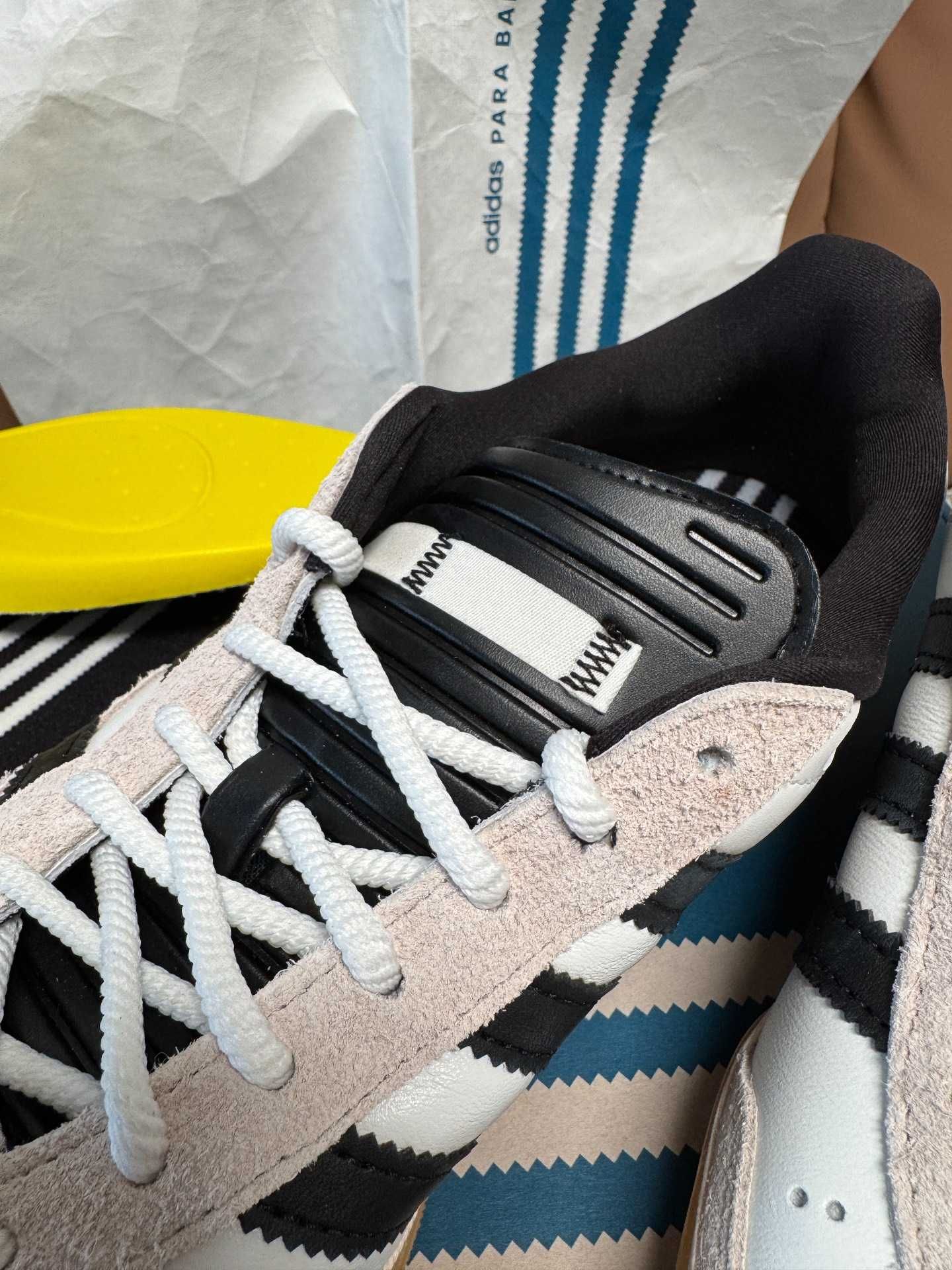 adidas Gazelle Indoor Bad Bunny Biały czarny Eu_38.5