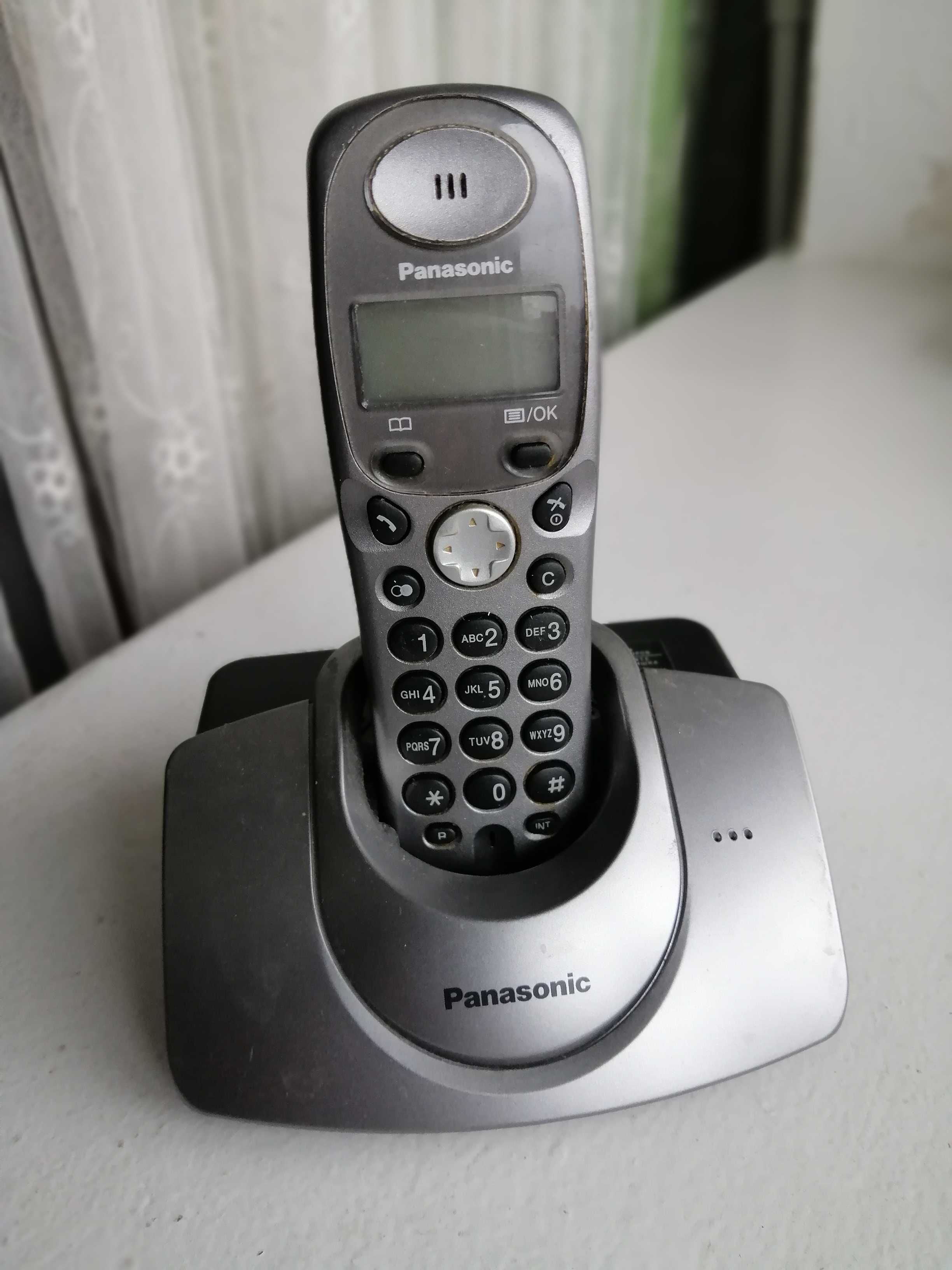Ціфровой бездротовий телефон Panasonic KX-TG1107UA