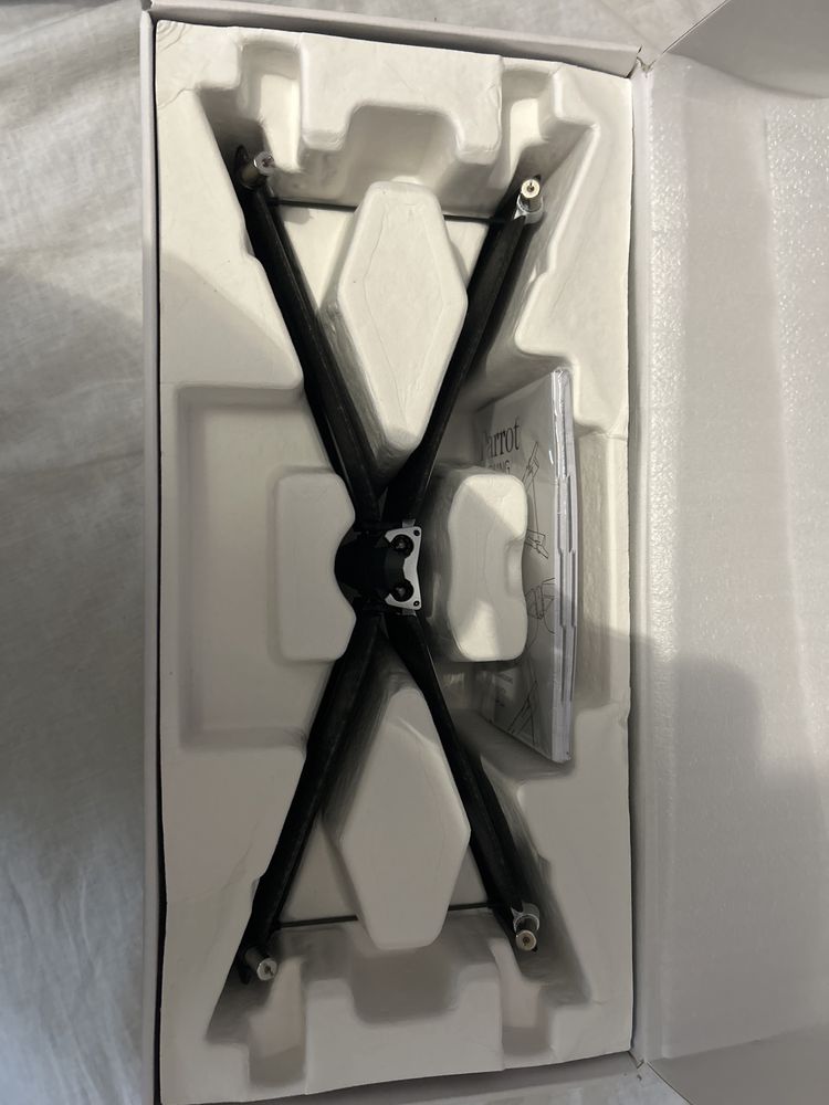 Dron parrot swing(bez baterii i kontrolera)