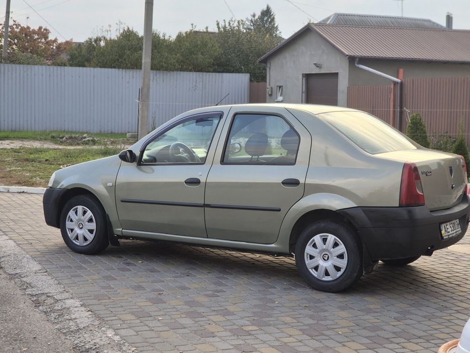 Dacia Logan в хорошем состоянии