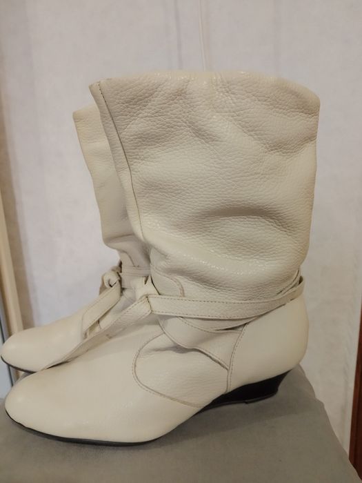 Жіночі чоботи. Ботінки, Женские сапоги