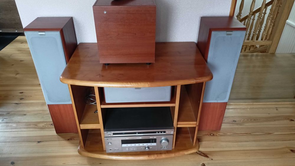 Zestaw Amplituner Yamaha RX-V460 + 4 kolumny z kablami. Sabufer