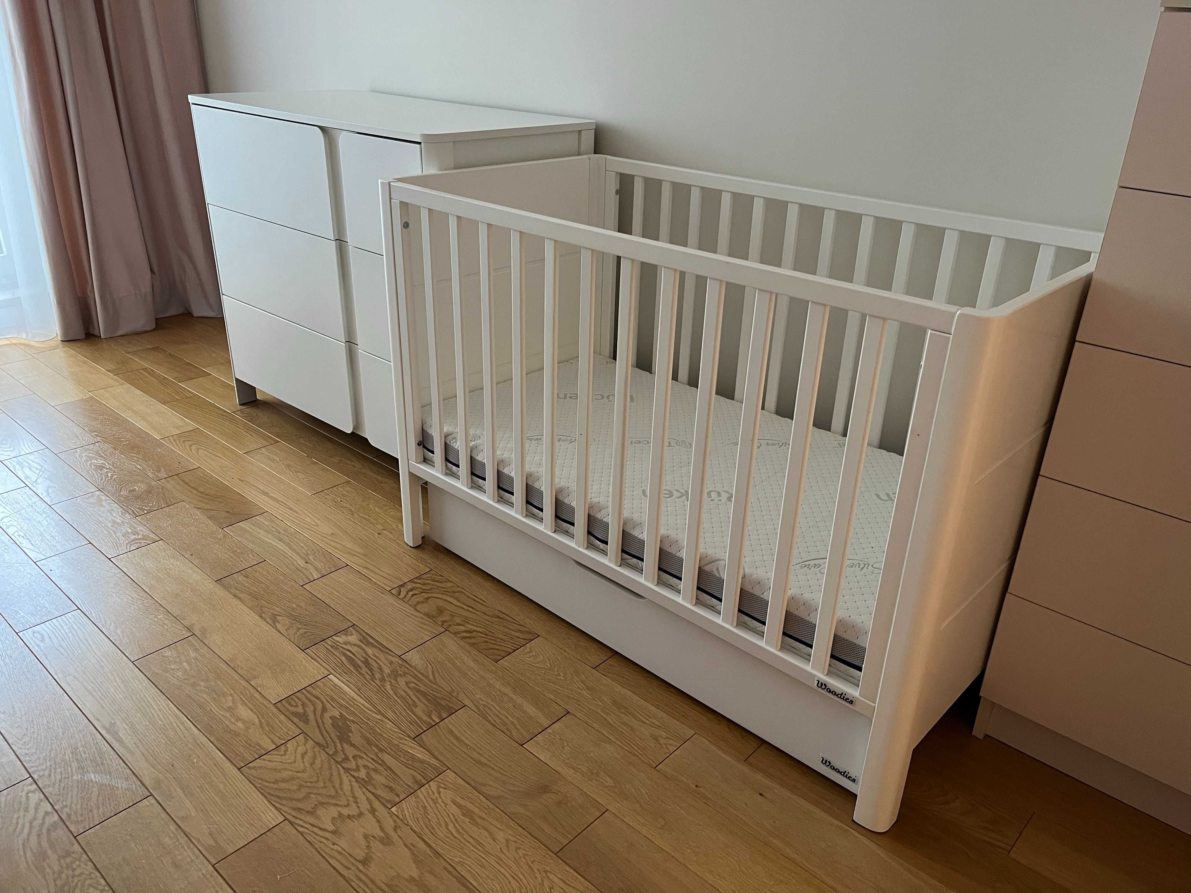 Łóżeczko Smooth Cot 120x60 WOODIES + szuflada + materac