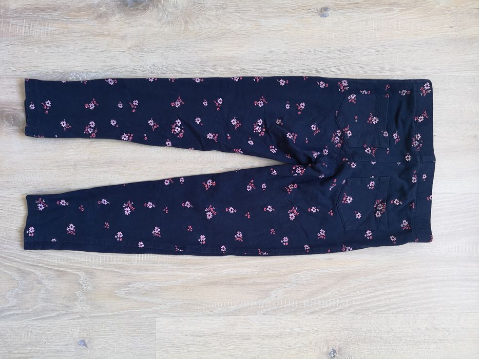 Legginsy Sinsay rozm. 122