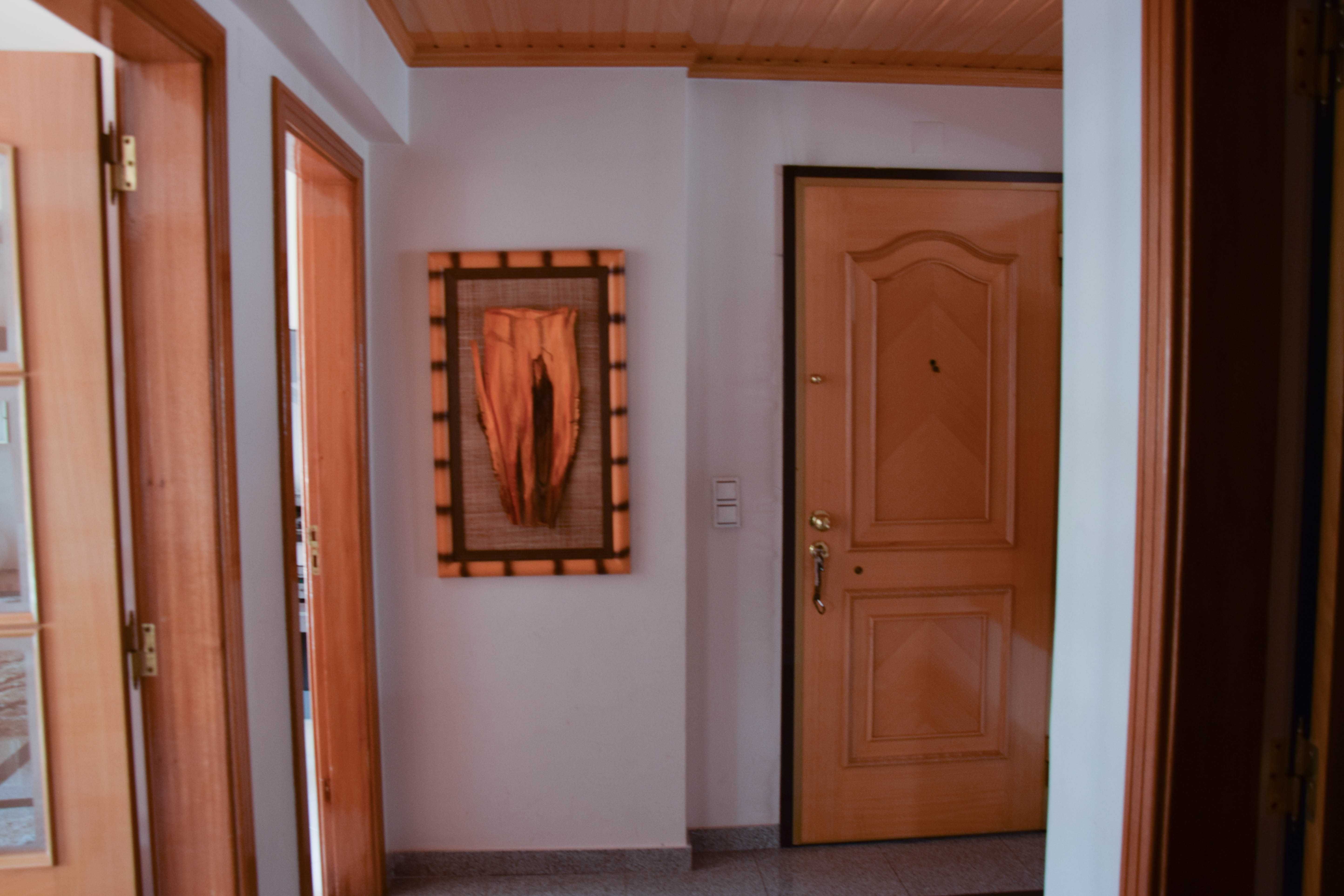 Apartamento T2 + 1  em  Algés (Negociável)