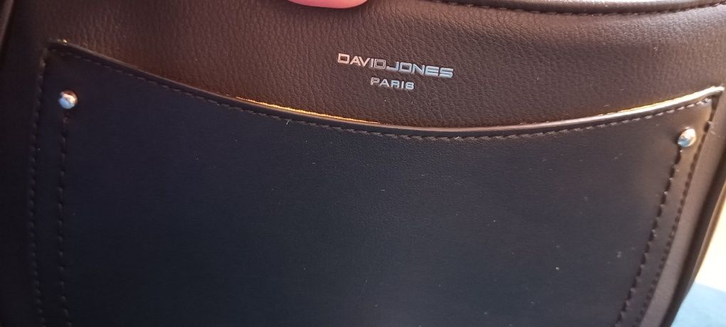 Продам сумку David Jones