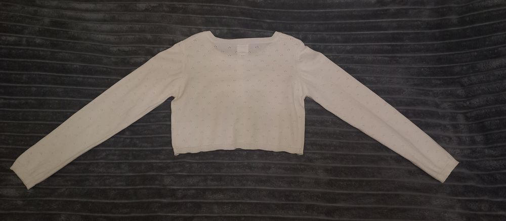 Біла кофтинка коротка