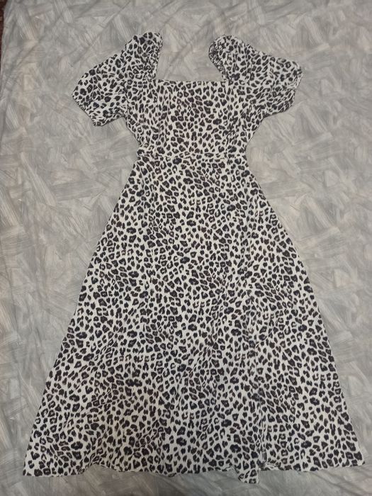 Нова сукня літня леопардова з розрізом на спідниці