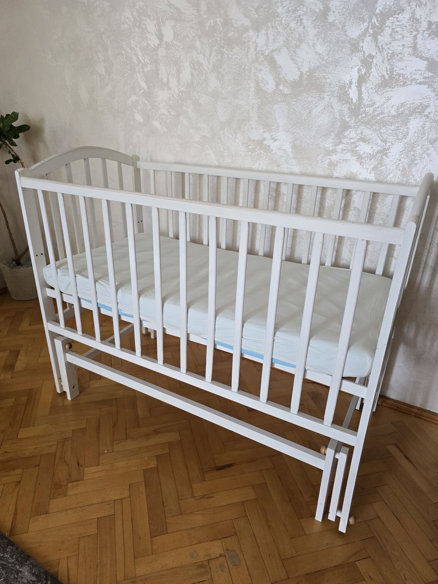 Дитяче ліжечко гойдалка