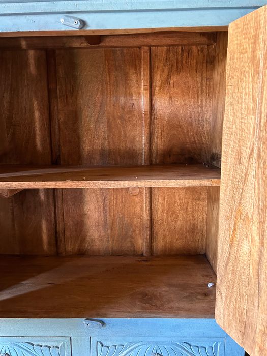 szafa rustykalna z egzotycznego drewna