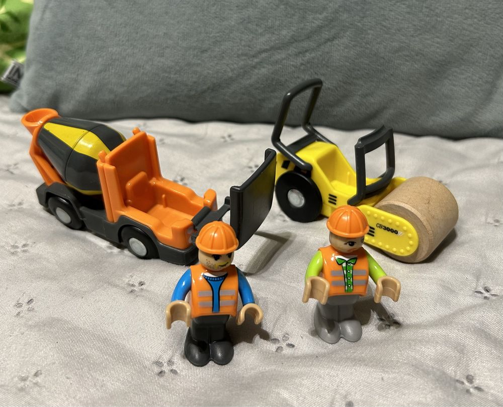2 pojazdy budowlane z ludzikami Playtive Lidl