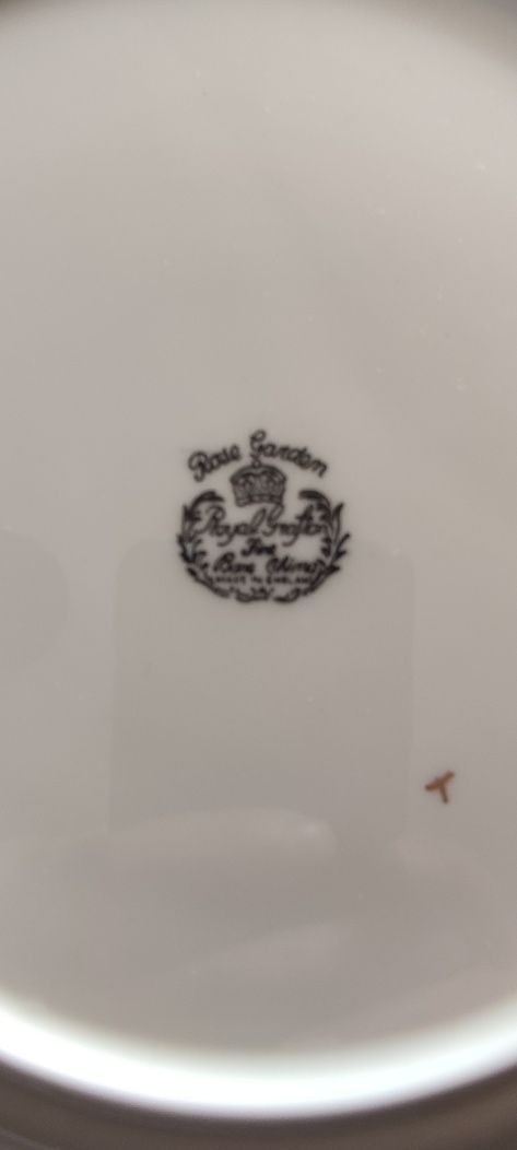 Serviço de 12 pratos com terrina de sopa e travessa Royal Grafton Rosé