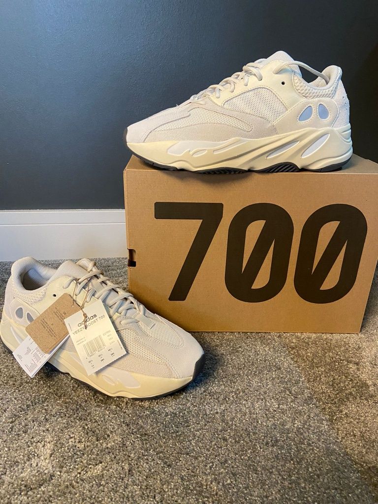 Adidas yeezy boost 700 "analog"