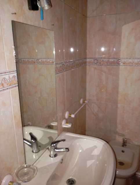 Casinha em Banda na zona histórica - T2 + Loja comercial