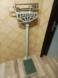 Stara waga lekarska z PRL-u