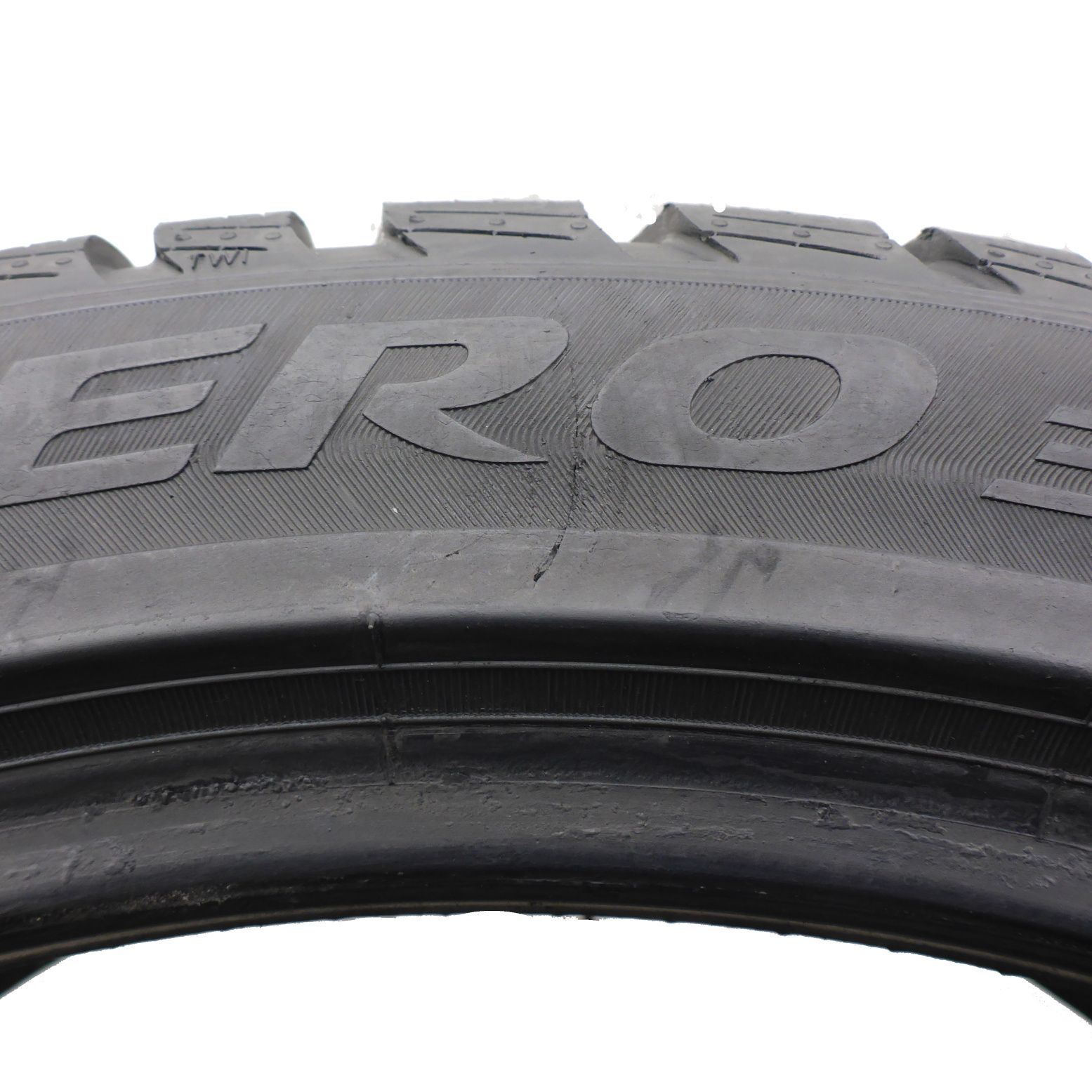 Opony 235/40/19 Pirelli 235/40R19 96V XL Zimowe 2019 5,5-6,2mm