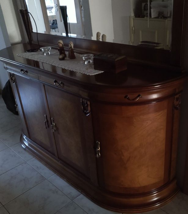 Aparador em cerejeira/nogueira