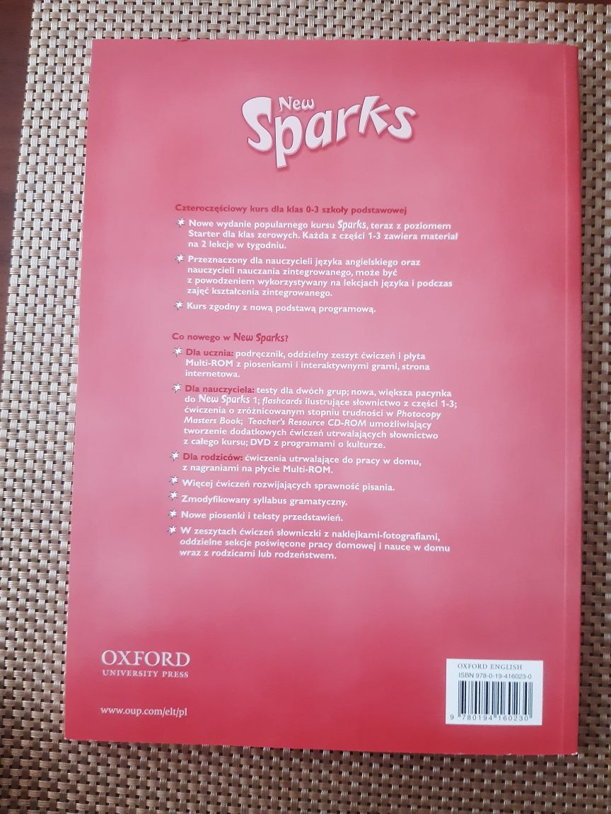 New Sparks 3, Oxford, książka nauczyciela plus 2 płyty