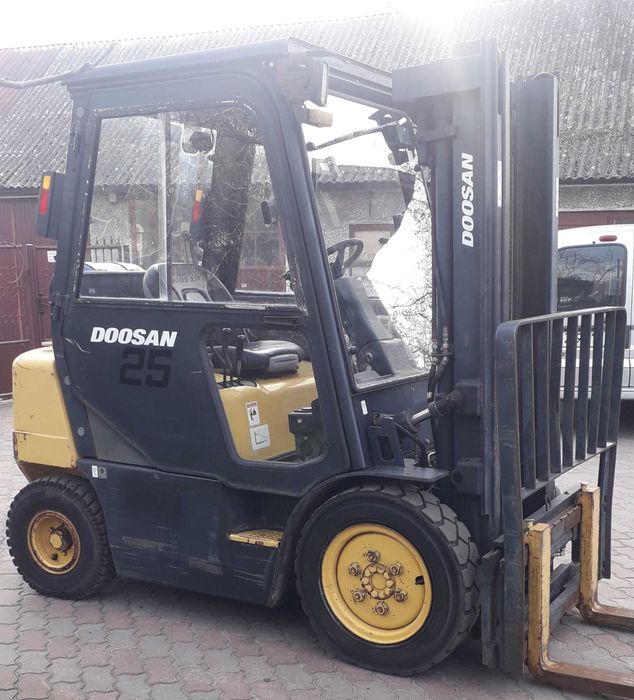 wozek paletowy Daewoo DOOSAN G25P 2007r widlowy magazynowy przesuw lpg