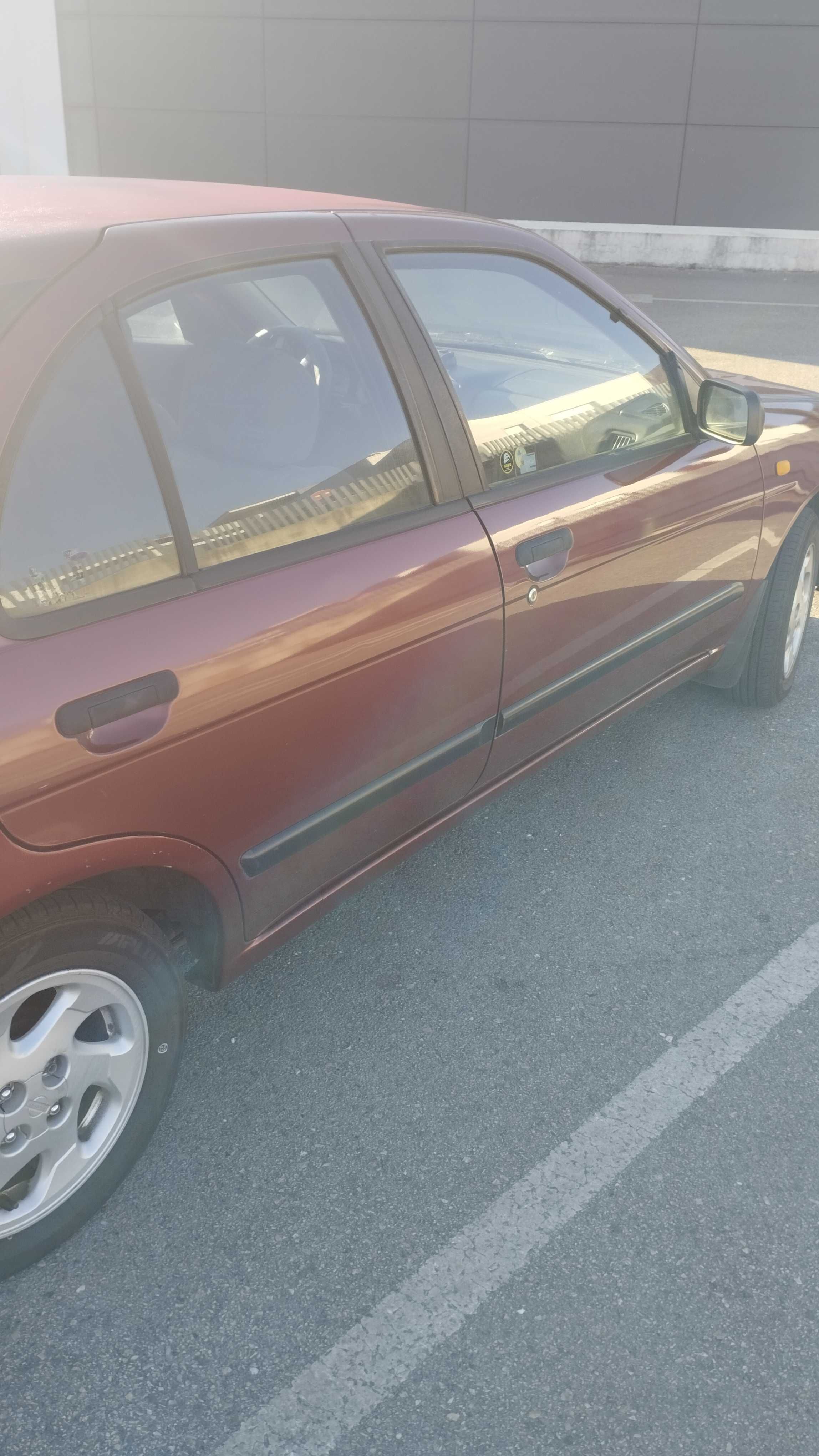 Nissan Almera de 1998