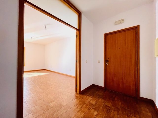 Apartamento T2 em Paços de Brandão