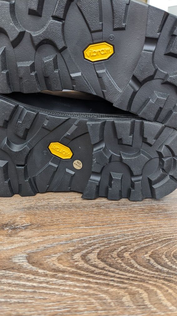 Черевики Lowa Tibet нові Goretex